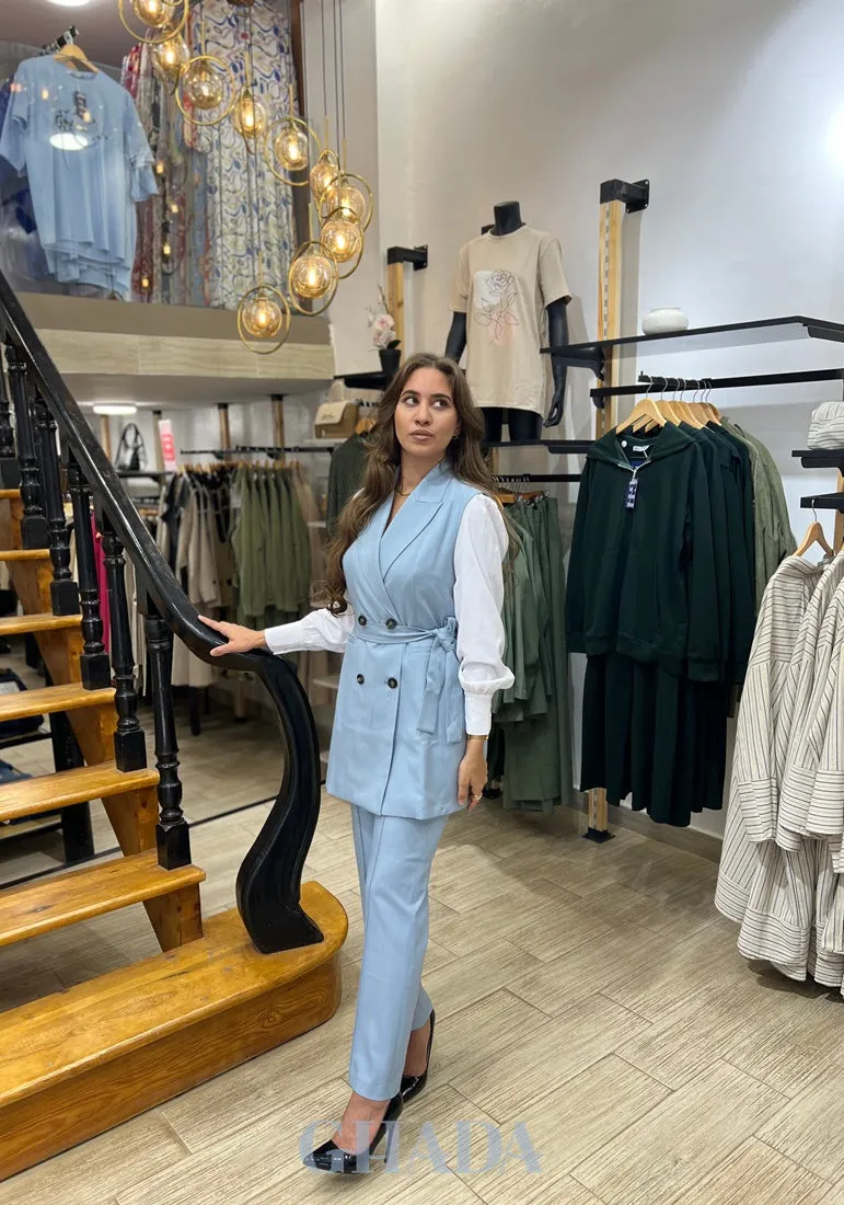 Ensemble gilet - pantalon en bleu ciel