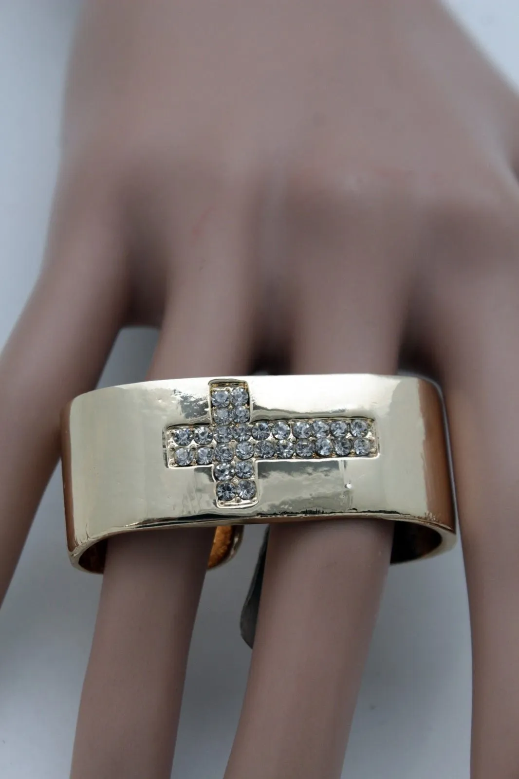 Gold Metal Wide Band 2 Finger Religious Cross Bling Ring Women Trendy