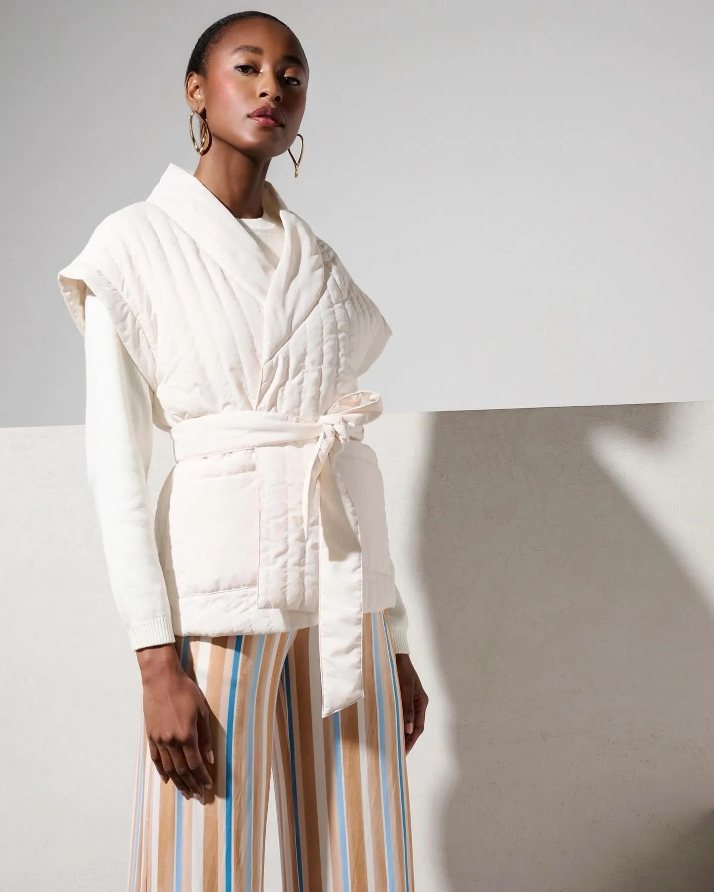 K-design - Gewatteerde crossover gilet met zakken en riem (Y902)