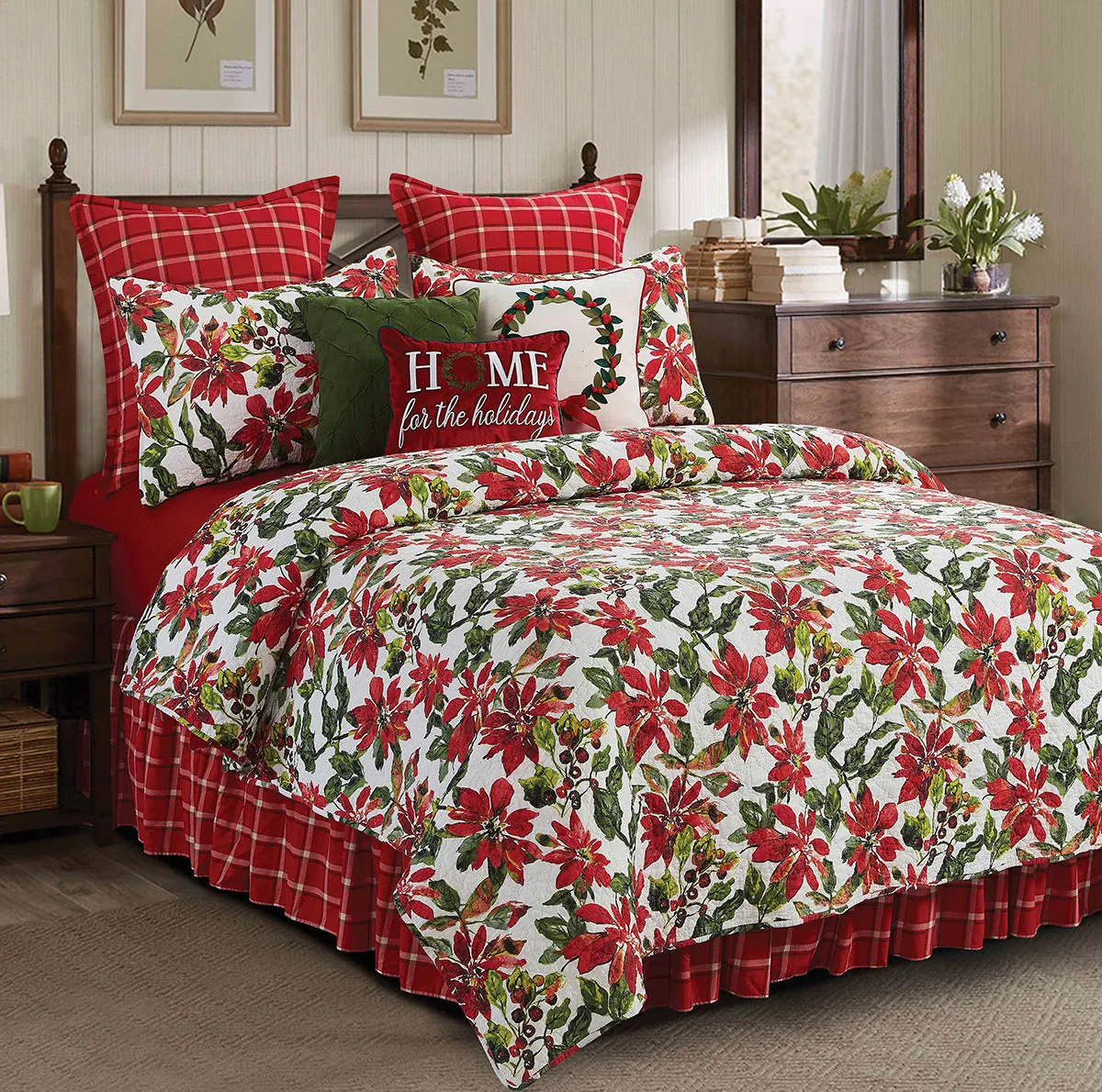 Poinsettia Berries Quilt Set