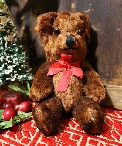 Tin Pail Red Paint Miniature Teddy Bear Festive Gathering